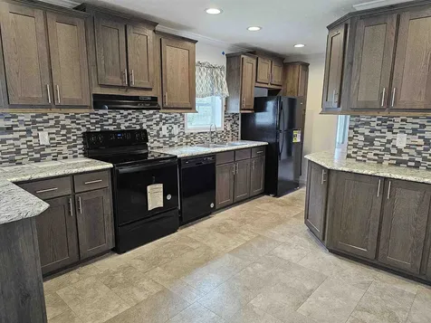 90 Colonial Village Somersworth NH 03878