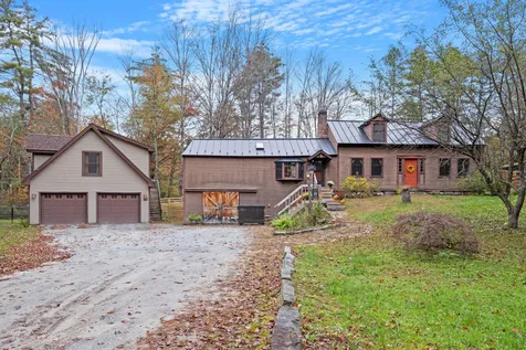 17 Pleasant Valley Road Bradford NH 03221
