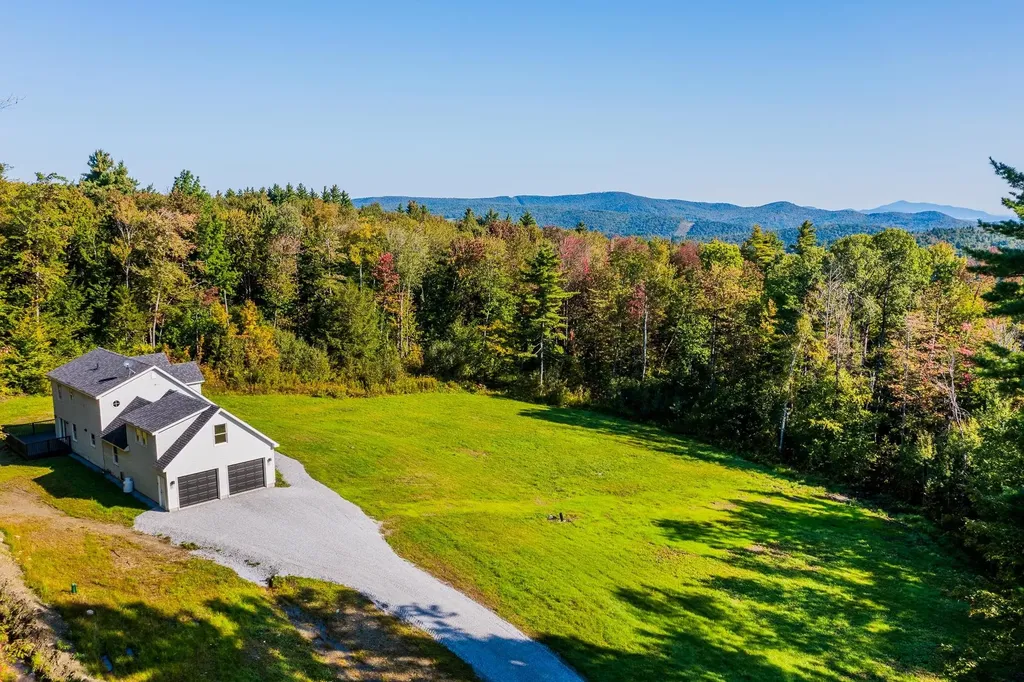 43 Lee Way Andover VT 05143