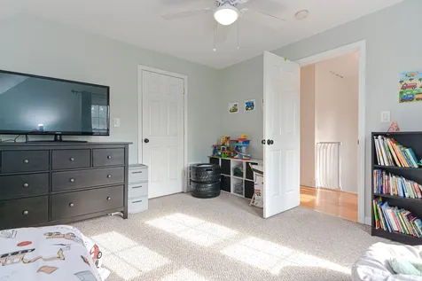 2 Howard Street Derry NH 03038