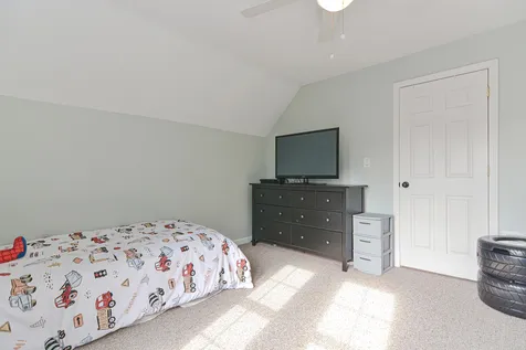 2 Howard Street Derry NH 03038