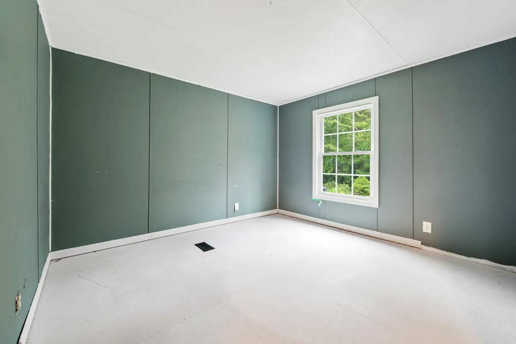 62 Spruce Road Danville NH 03819