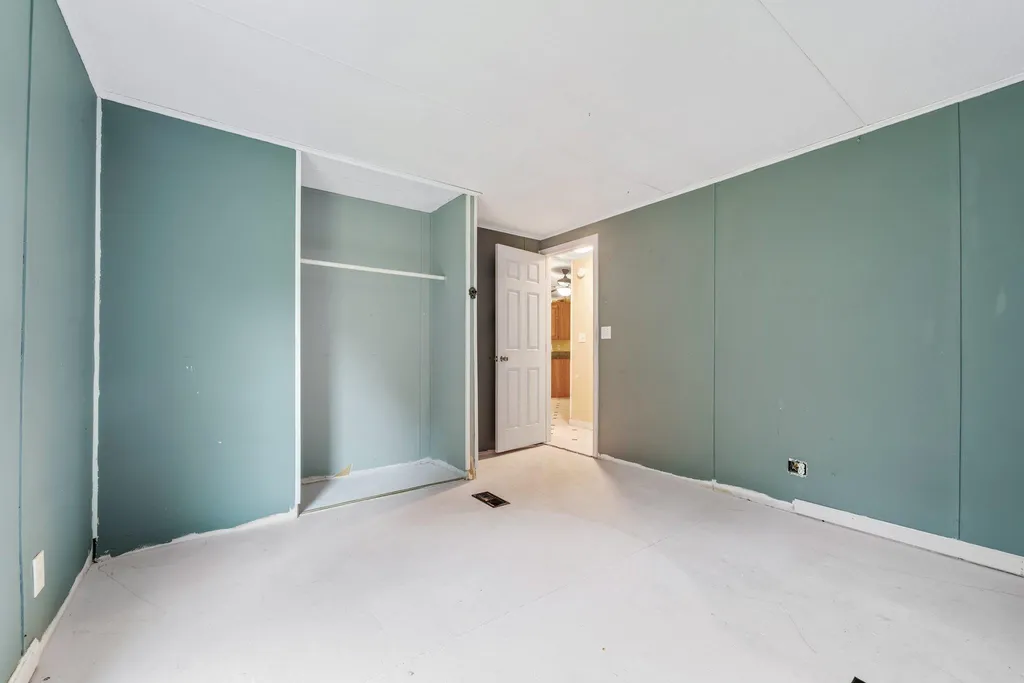 62 Spruce Road Danville NH 03819