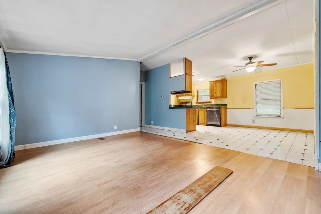 62 Spruce Road Danville NH 03819
