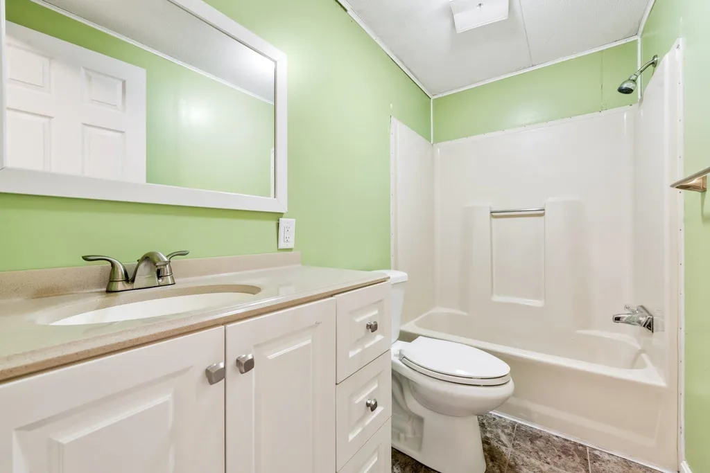 62 Spruce Road Danville NH 03819