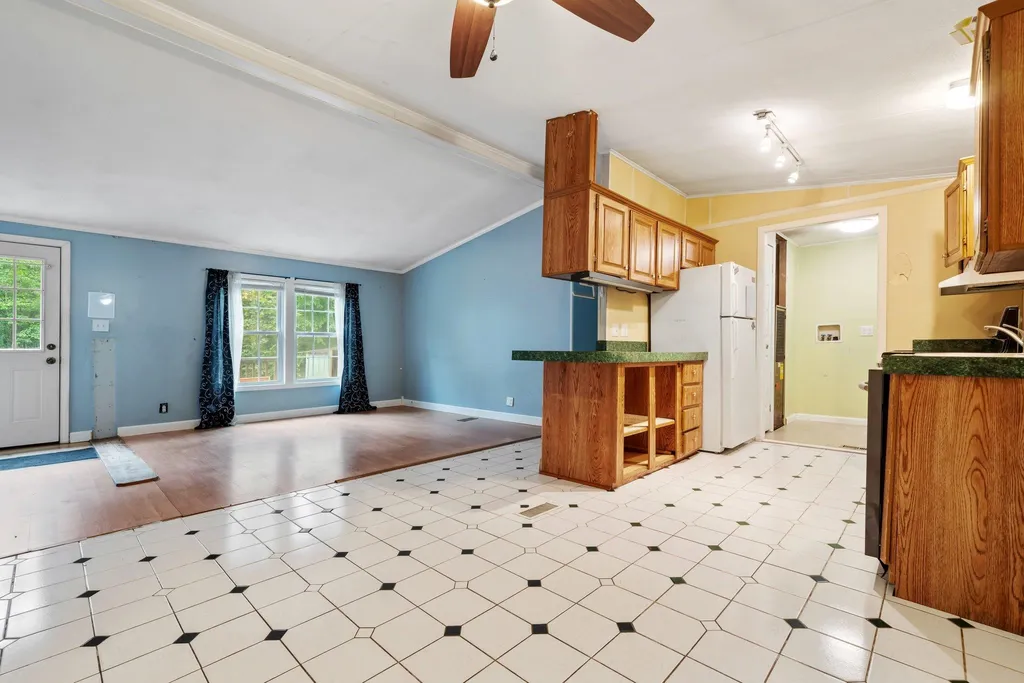 62 Spruce Road Danville NH 03819