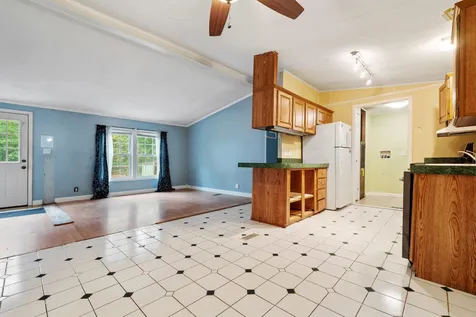 62 Spruce Road Danville NH 03819