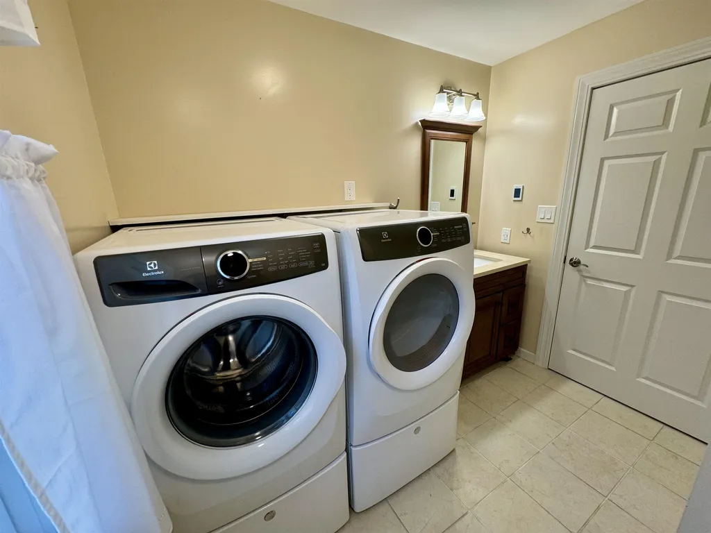 516 Upper Plain Bradford VT 05033