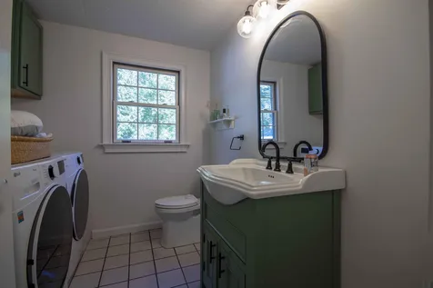 7 Pakesso Circle Litchfield NH 03052