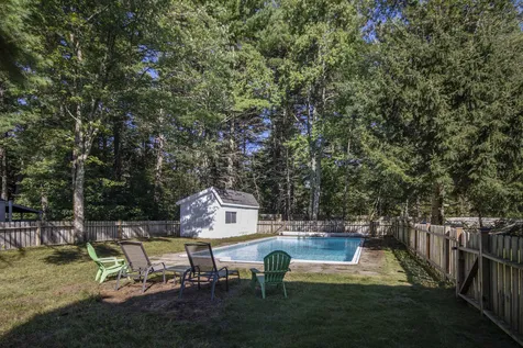 7 Pakesso Circle Litchfield NH 03052