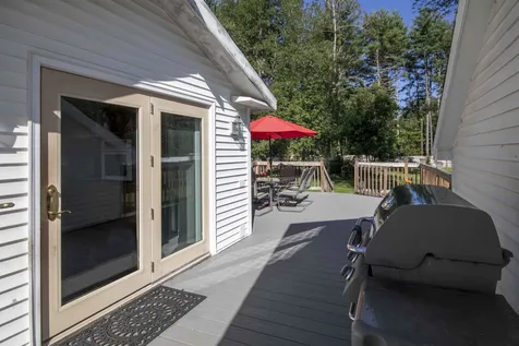 7 Pakesso Circle Litchfield NH 03052