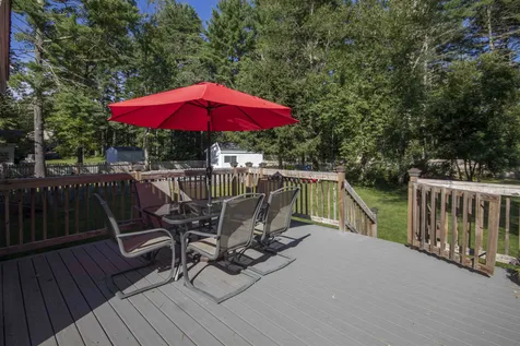 7 Pakesso Circle Litchfield NH 03052