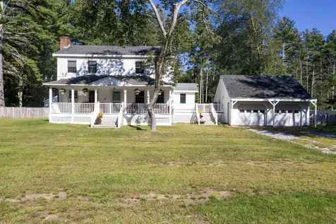 7 Pakesso Circle Litchfield NH 03052