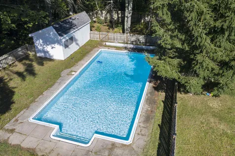 7 Pakesso Circle Litchfield NH 03052