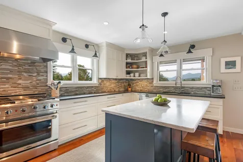 121 Upper Sky Acres Drive Stowe VT 05672