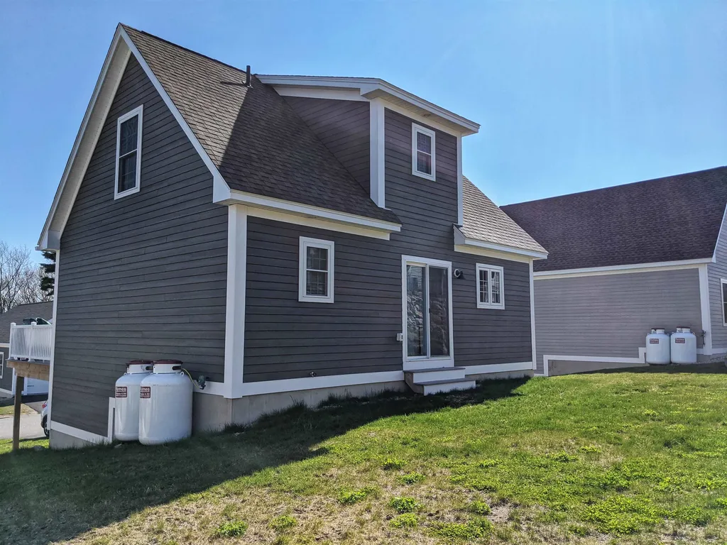 112 Memory Lane Laconia NH 03246
