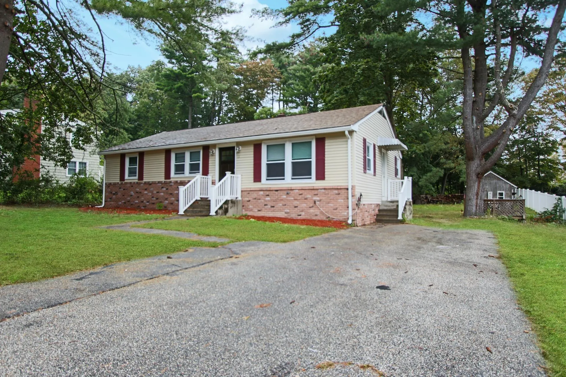 11 Ducas Avenue Nashua NH 03063