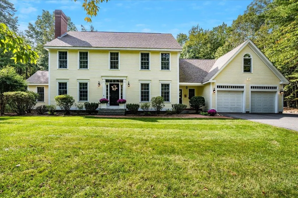 24 Rosewell Road Bedford NH 03110
