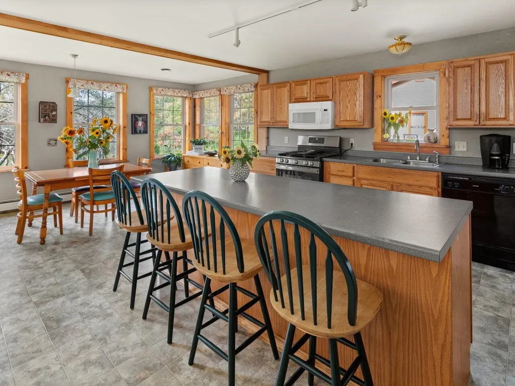 27 Apple Blossom Drive Waterbury VT 05677