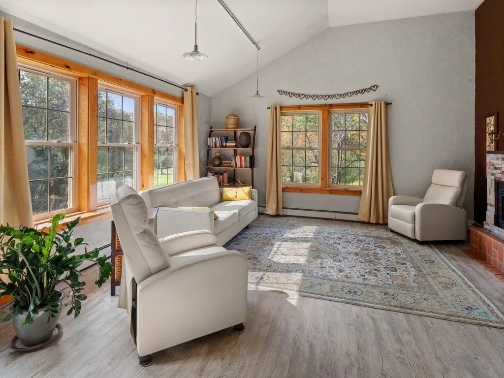 27 Apple Blossom Drive Waterbury VT 05677