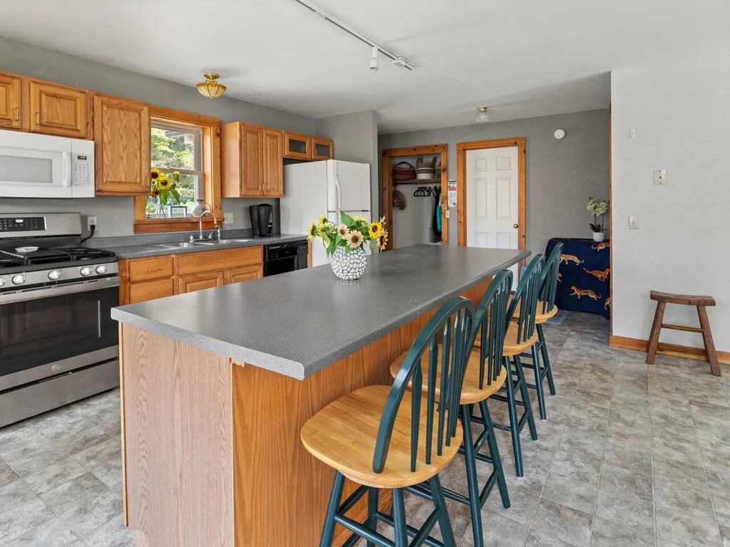 27 Apple Blossom Drive Waterbury VT 05677