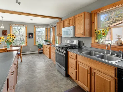 27 Apple Blossom Drive Waterbury VT 05677