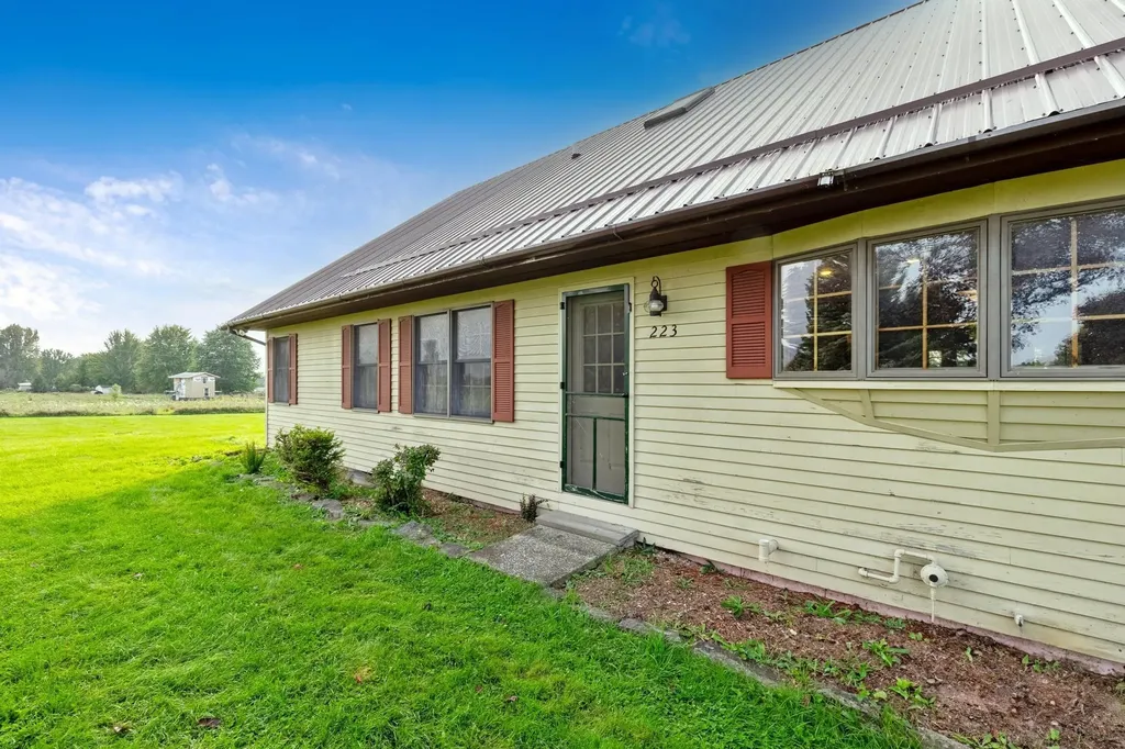 223 Sunset View Lane Isle La Motte VT 05463