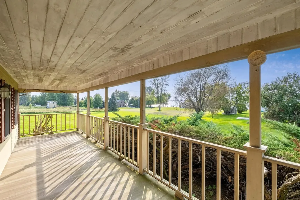 223 Sunset View Lane Isle La Motte VT 05463