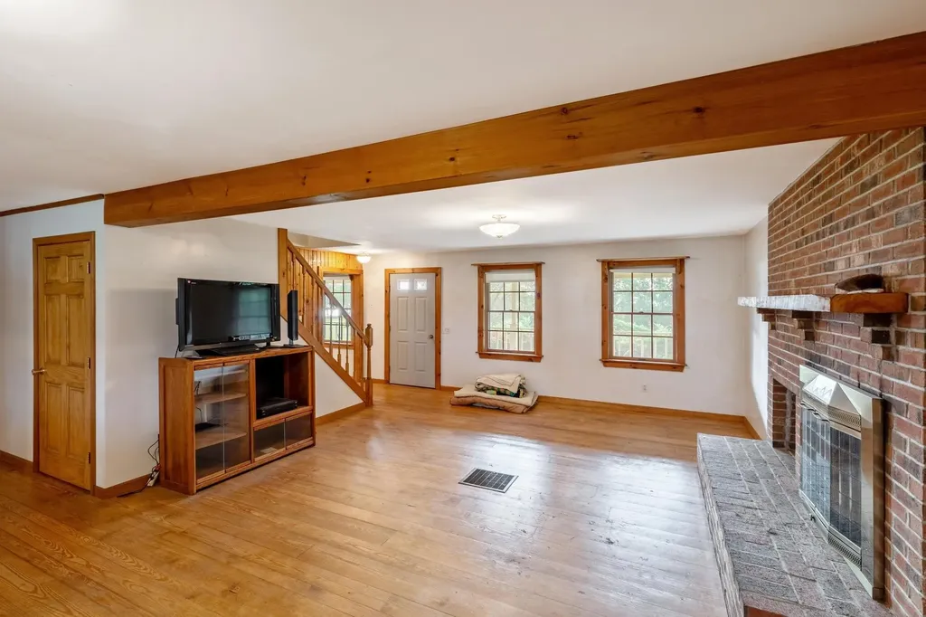 223 Sunset View Lane Isle La Motte VT 05463