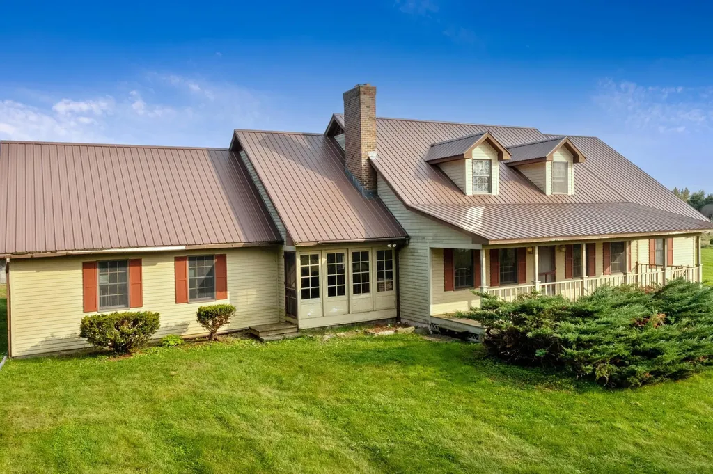 223 Sunset View Lane Isle La Motte VT 05463