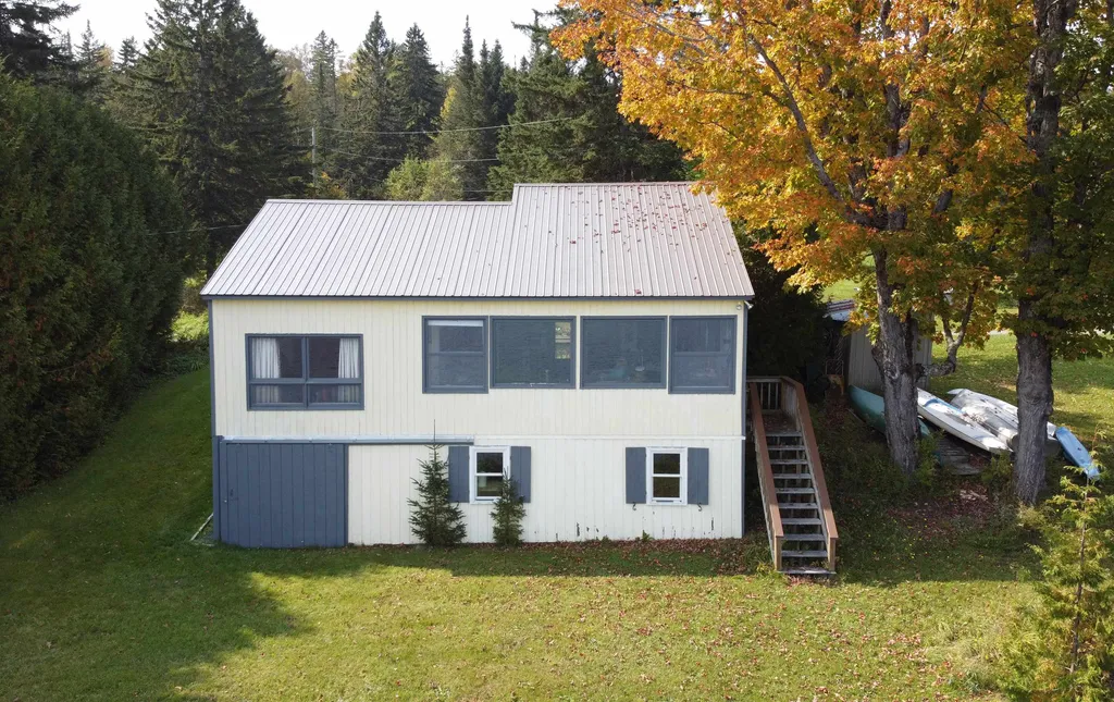 52 Meadow Lane Cabot VT 05647
