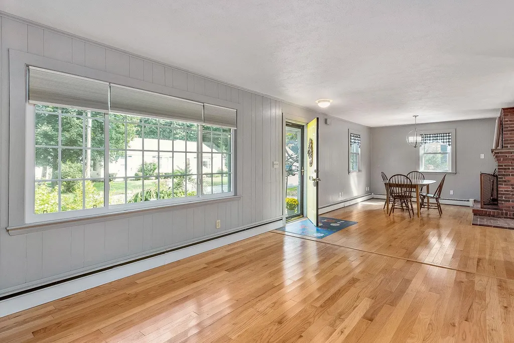 17 Philbrook Terrace Hampton NH 03842
