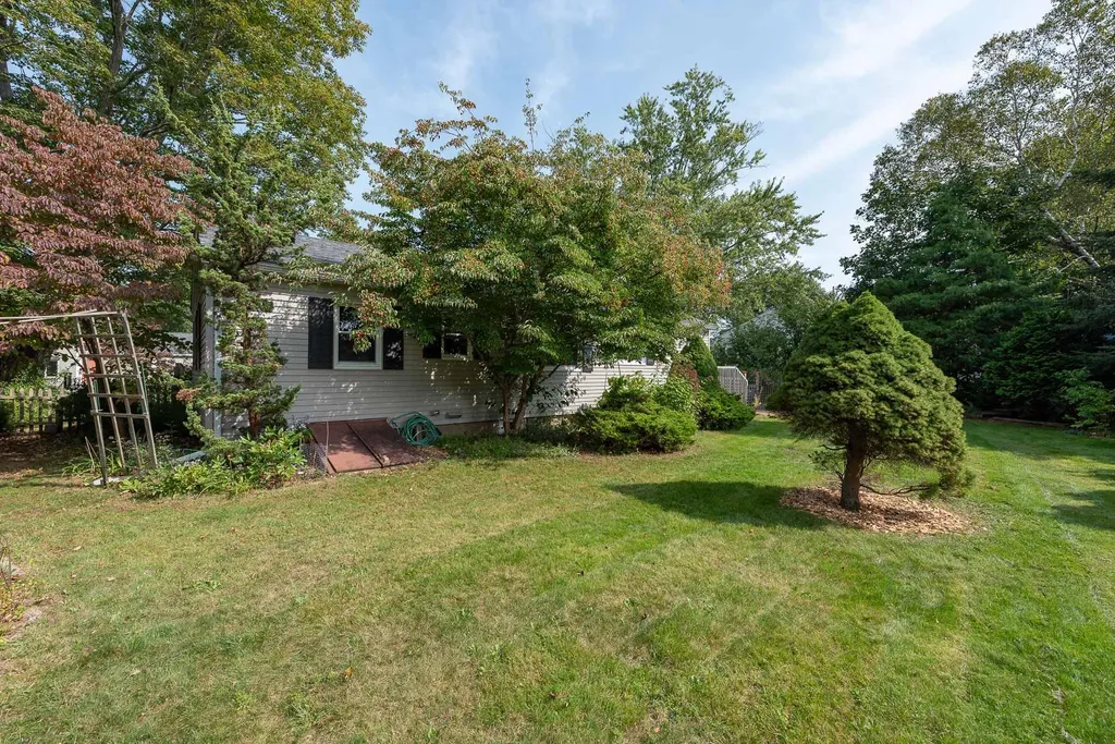 17 Philbrook Terrace Hampton NH 03842