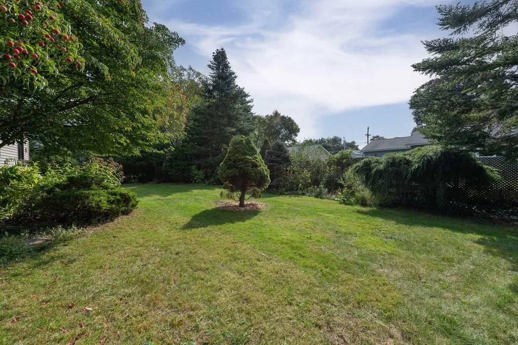 17 Philbrook Terrace Hampton NH 03842