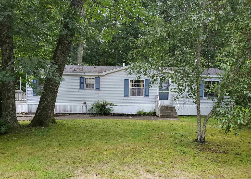 65 Courtney Lane Eliot ME 03903