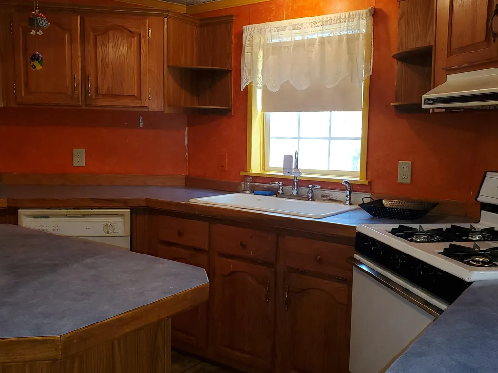 65 Courtney Lane Eliot ME 03903