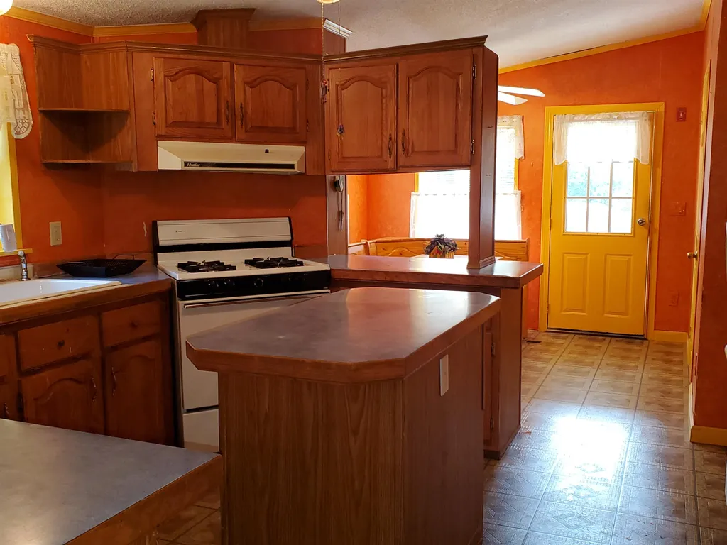 65 Courtney Lane Eliot ME 03903