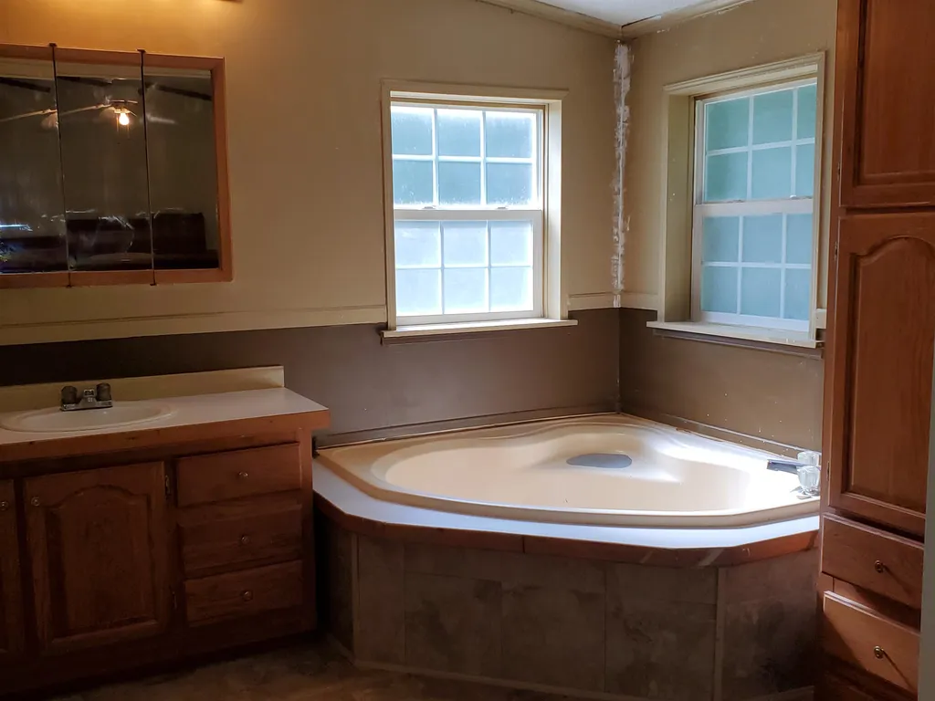65 Courtney Lane Eliot ME 03903
