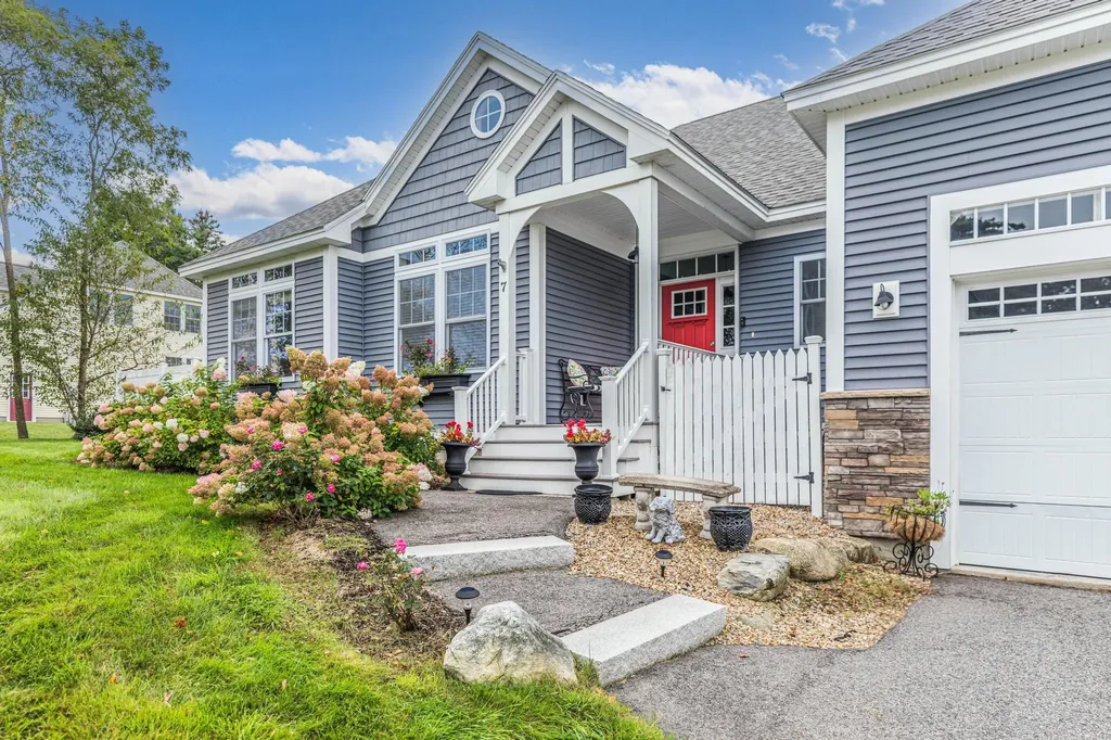 7 Van Etten Drive Greenland NH 03840