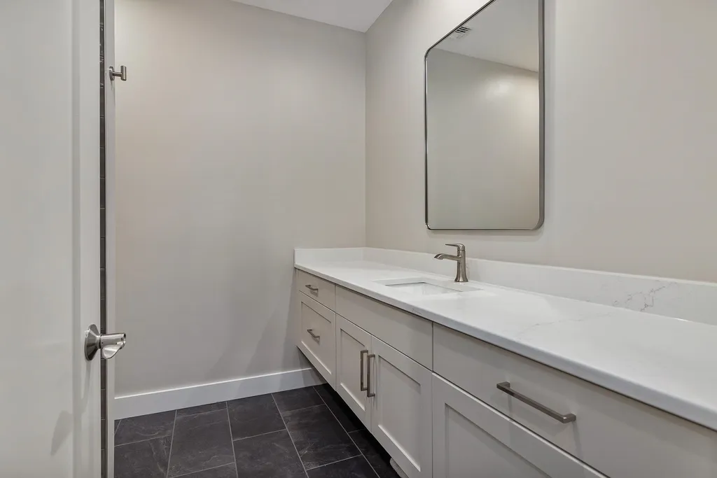 960 Sagamore Avenue Portsmouth NH 03801
