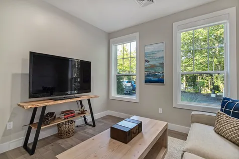 960 Sagamore Avenue Portsmouth NH 03801
