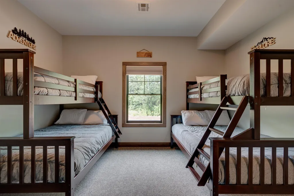 326 South Peak Road Lincoln NH 03251