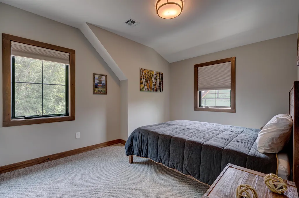 326 South Peak Road Lincoln NH 03251