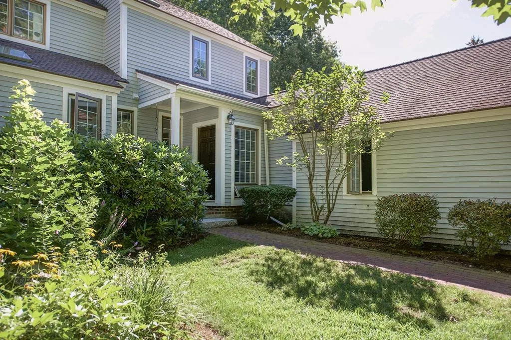 17 Wildwood Road Laconia NH 03246