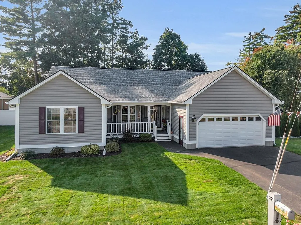 32 Cushing Avenue Manchester NH 03109