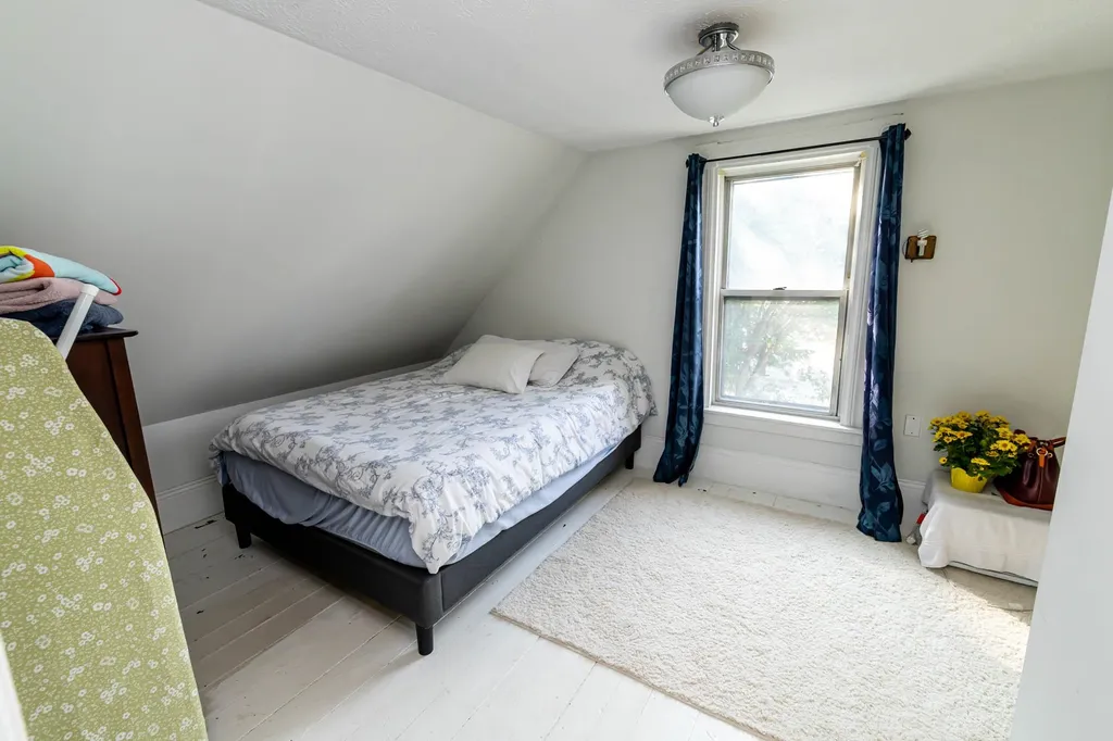 543 Lake Avenue Manchester NH 03103