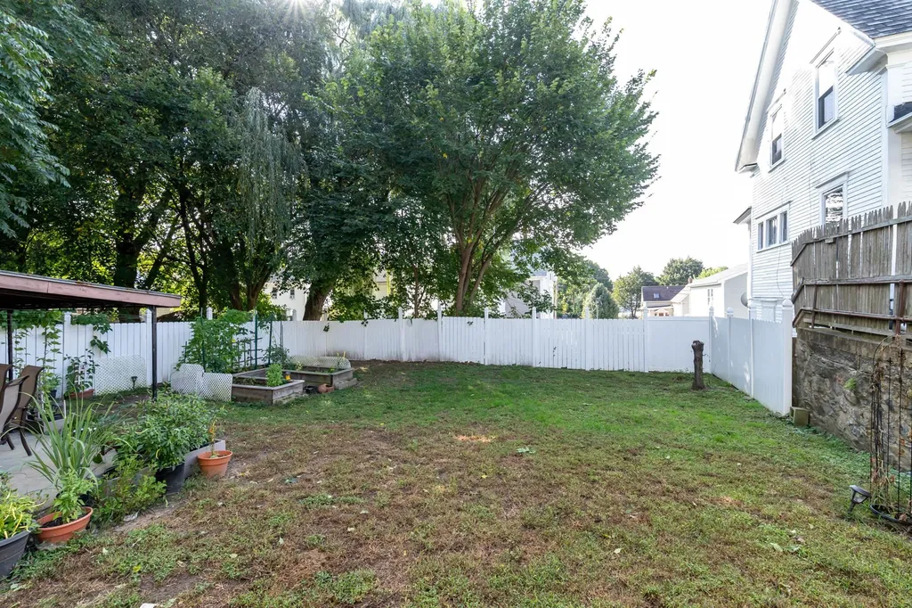 543 Lake Avenue Manchester NH 03103