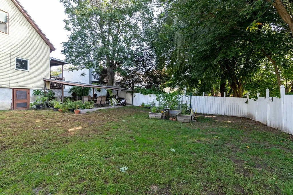 543 Lake Avenue Manchester NH 03103