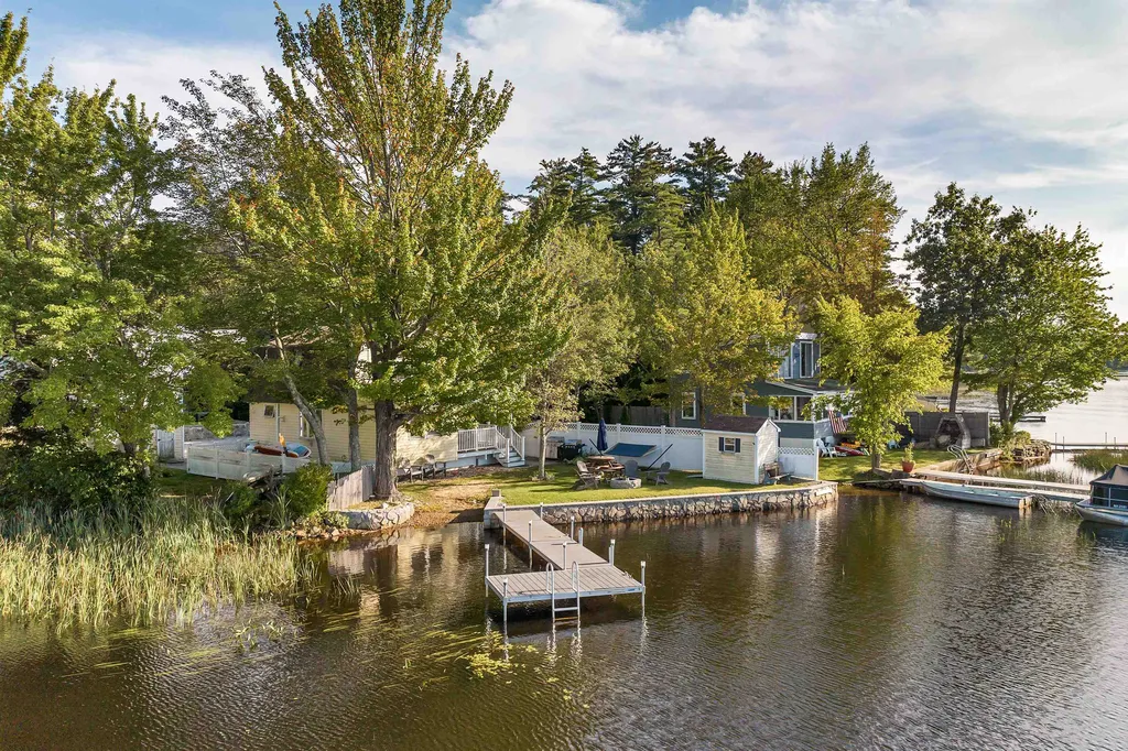 13 Shirley Lane Kingston NH 03848
