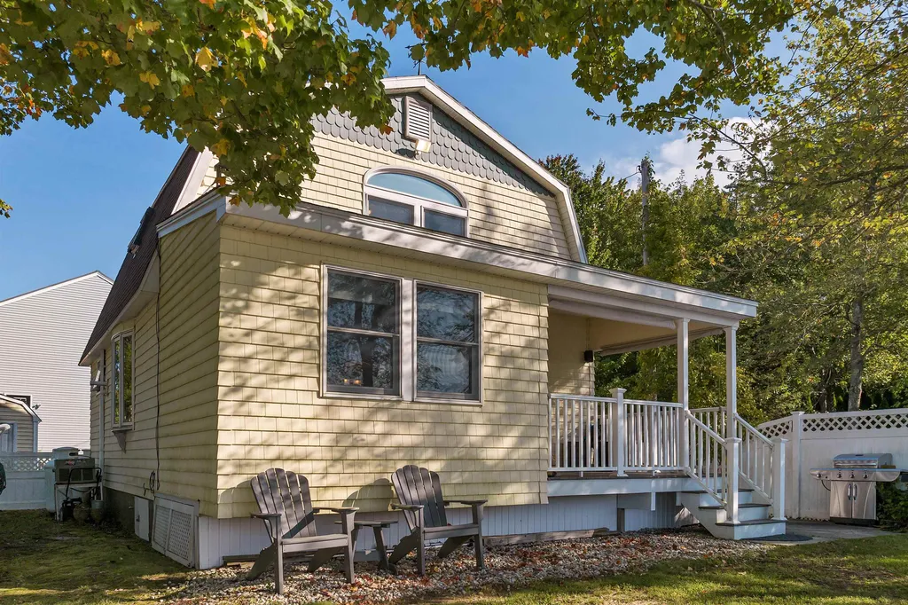 13 Shirley Lane Kingston NH 03848